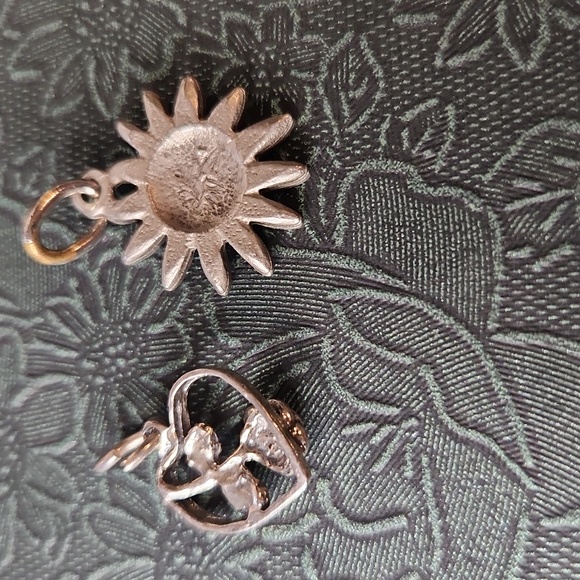 .925 Silver Sunflower and Heart Rose | Charm / Pendant Set - Picture 2 of 3